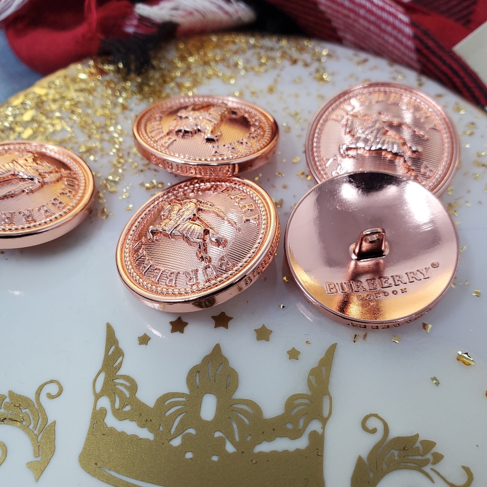 BURBERRY BUTTONS - Picture 16 of 16